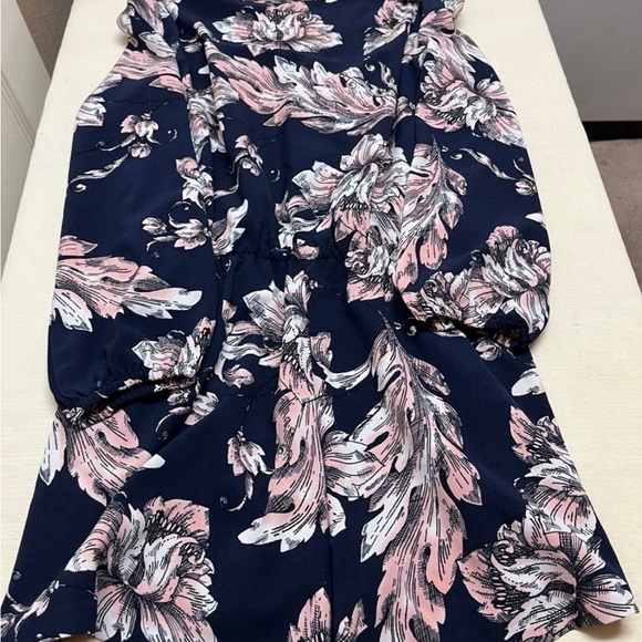 Boston Proper S navy floral surplice romper with pockets - Picture 6 of 10